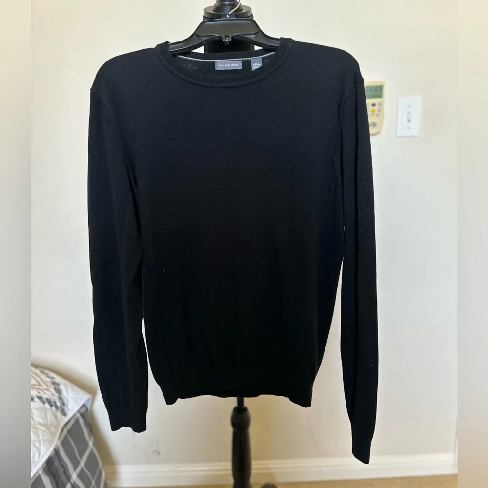 Van‎ Heusen Men's Black Sweater. Size Medium Excellent condition.